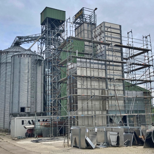 Unikátní sušárna BiTurbo s&nbsp;hořáky na&nbsp;olej v&nbsp;Týnu nad&nbsp;Vltavou